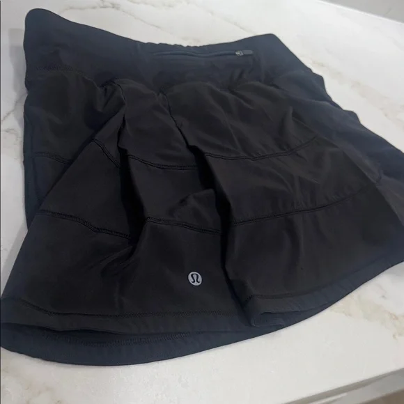 Lululemon Pace Revival Mid-Rise Skirt - size 6 black, like new! Worn once - Picture 6 of 10